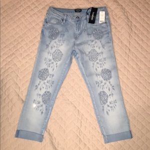 Bebe embleshed demin capris